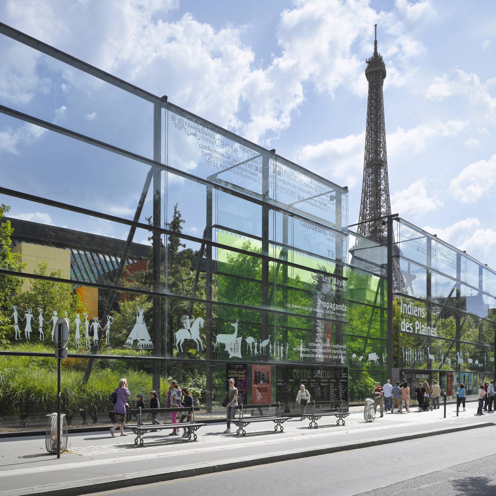 the musee du quai branly in paris
