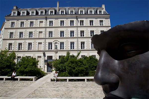 9 rue du musee place saint eloi angers